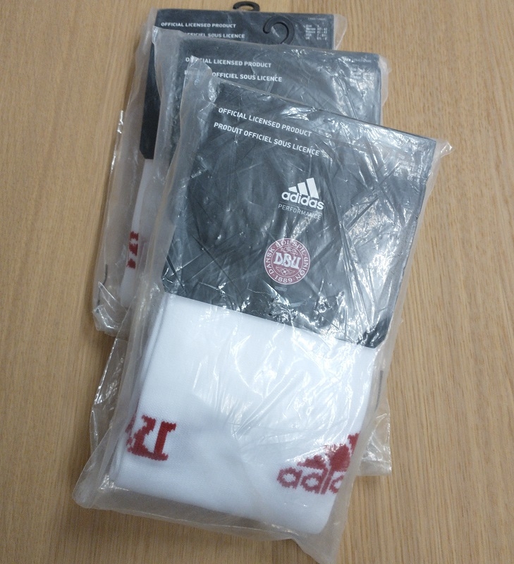 Denmark Away Socks 2010 Youth  Adult-    40-42