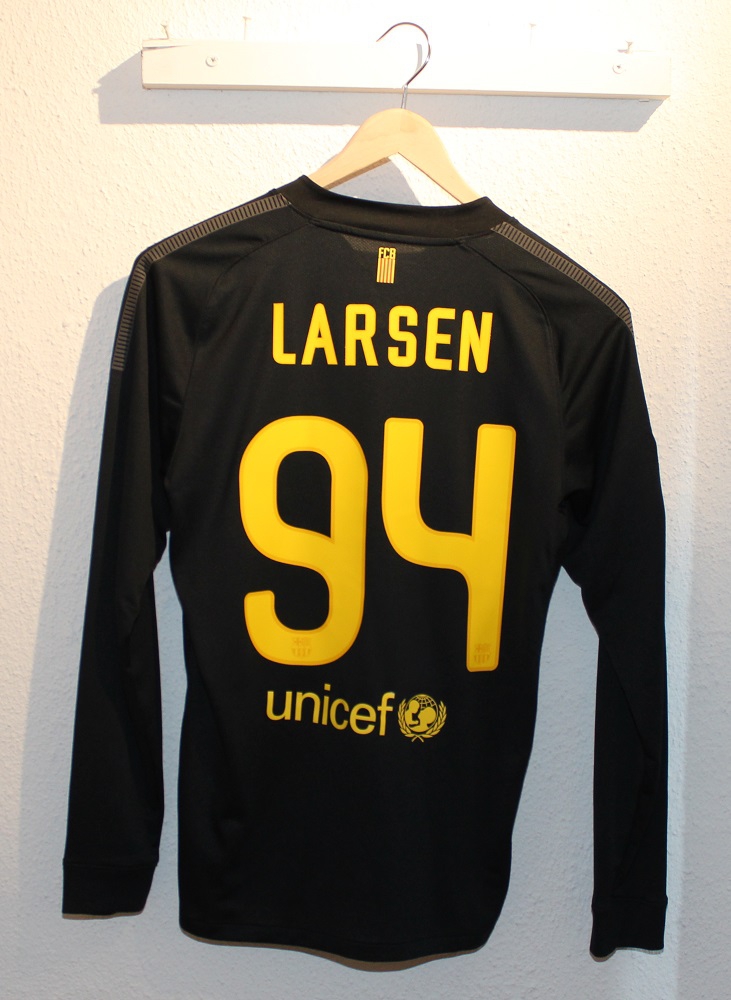 Fc Barcelona Away Jersey     2011 12 Larsen 95-